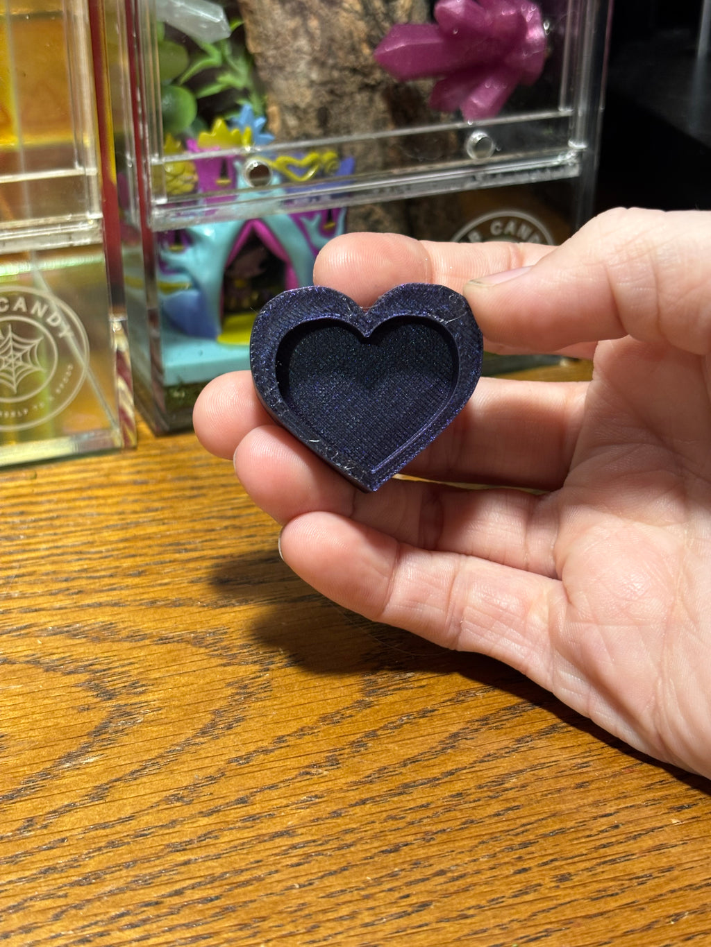 Magnetic Heart Spider Hide